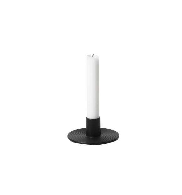 Sort cast jern lysestage fra ferm LIVING.