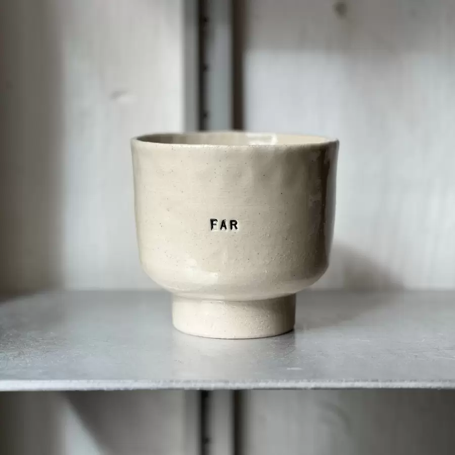 FAR, Liebe