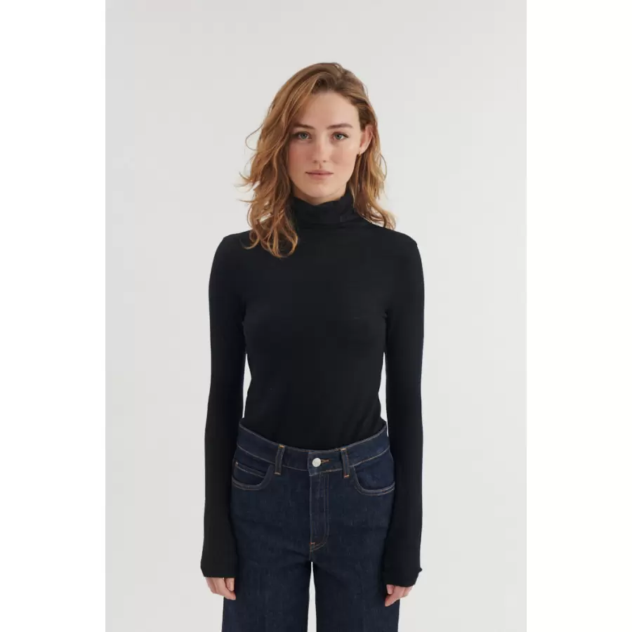 Basic Apparel - Rinja T-neck, Sort