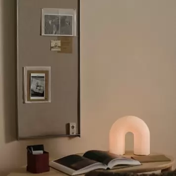 Ferm Living - Vuelta indendørs-/udendørs transportabel lampe