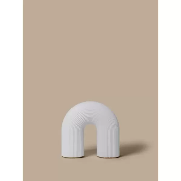 Ferm Living - Vuelta indendørs-/udendørs transportabel lampe Ferm Living - Vuelta indendørs-/udendørs transportabel lampe