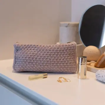 By LOHN - Strikket Clutch Petra, Husted Violet By LOHN - Strikket Clutch Petra, Husted Violet