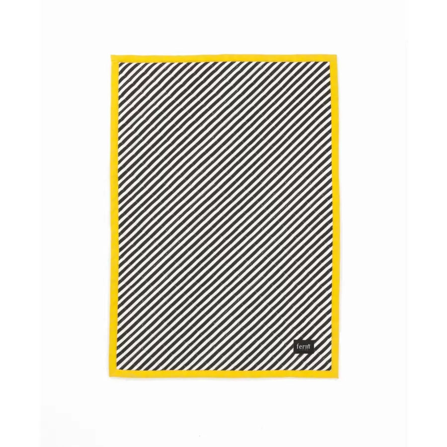 ferm LIVING - Sort-stribet tæppe med neongul kant