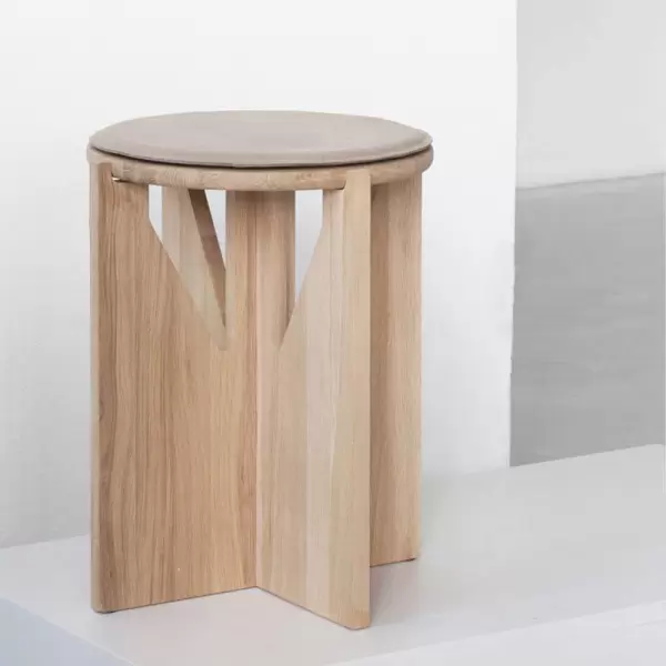 Kristina Dam - Stool Taburet i massiv eg