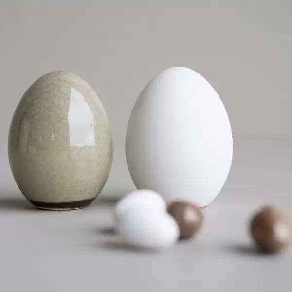 dbkd - Standing Egg, Hvid