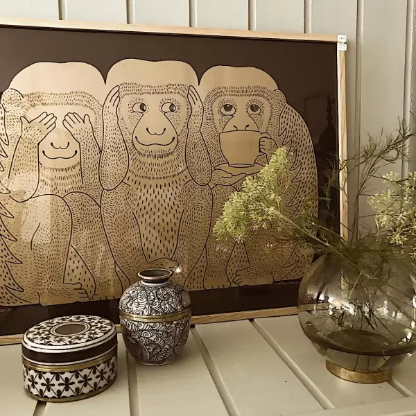 Monika Petersen Art Print - 3 Monkeys, Guld/brun