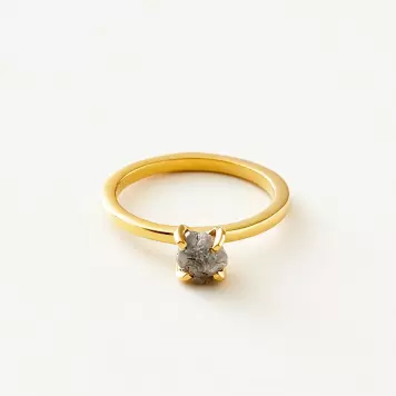 Studio Loma - Ring Annebelle Grå rådiamant, Forgyldt Sterlingsølv Studio Loma - Ring Annebelle Grå rådiamant, Forgyldt Sterlingsølv
