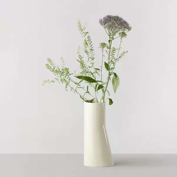 Ro Collection - Oval Vase Tall no. 67, Vanilla