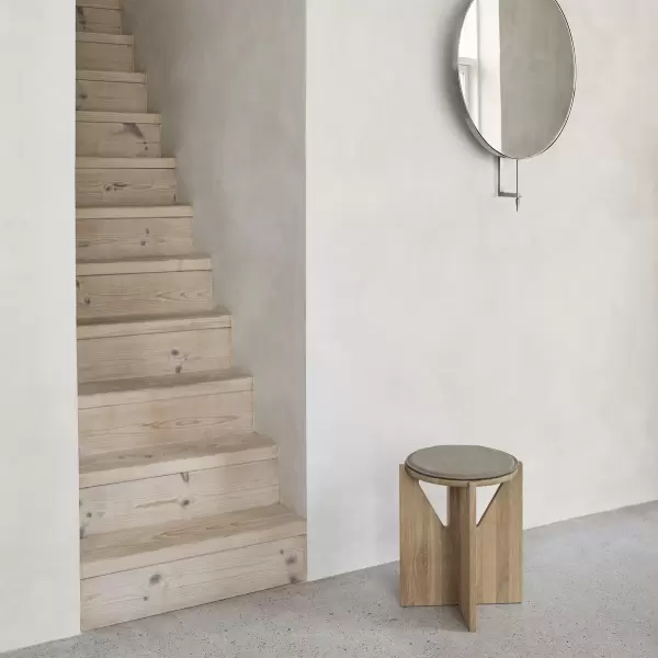 Kristina Dam - Stool taburet, Mørkolieret eg