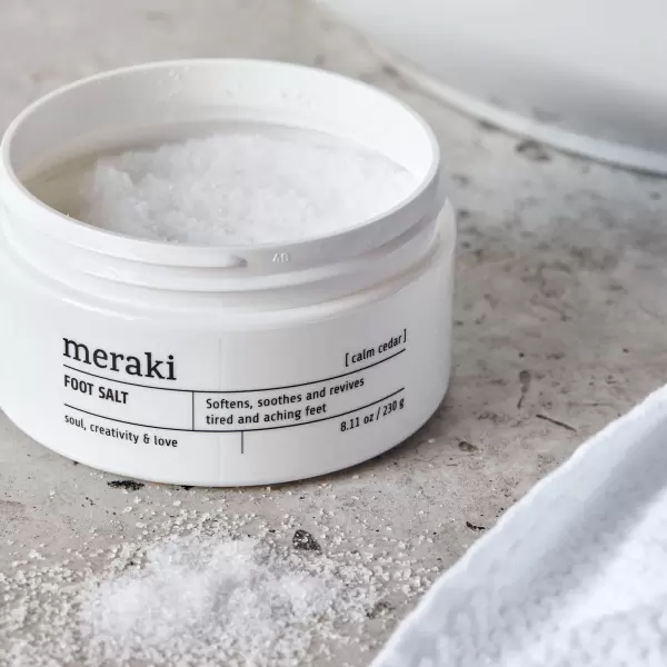 meraki - Fodbadesalt Calm cedar, Cosmos Natural