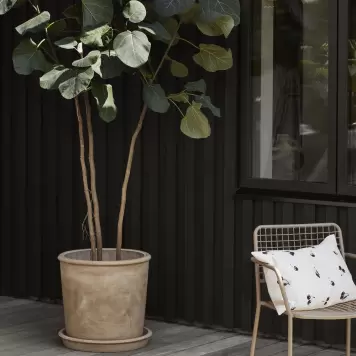 Broste Copenhagen - Stor urtepotte/krukke Rolf Fibercement, Beige 50*50 - Hent selv Broste Copenhagen - Stor urtepotte/krukke Rolf Fibercement, Beige 50*50 - Hent selv