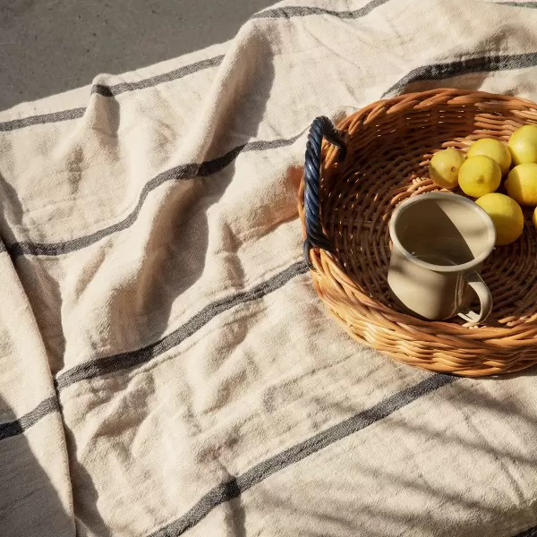 ferm LIVING - Picnictæppe Yard, Sand/Sort