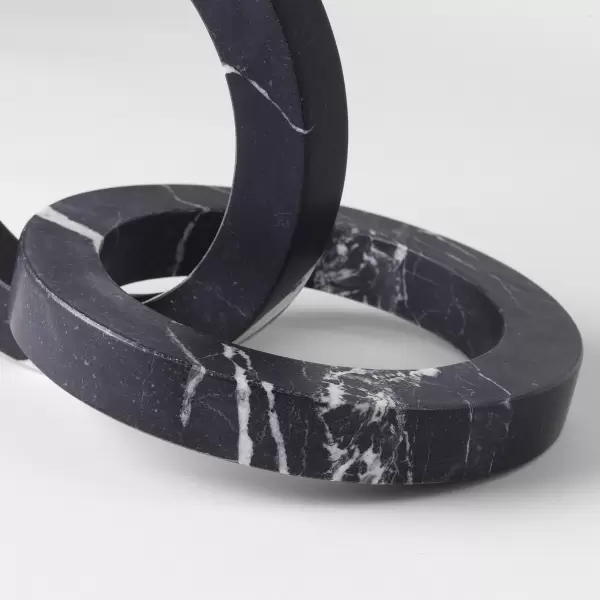 Kristina Dam - Skulptur Marble Circles