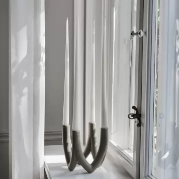 Ro Collection - 4-armet lysestage Chandelier, Light Stone Ro Collection - 4-armet lysestage Chandelier, Light Stone
