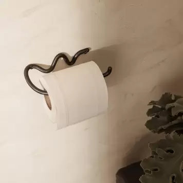 Ferm Living - Curvature toiletrulleholder, Sort messing Ferm Living - Curvature toiletrulleholder, Sort messing