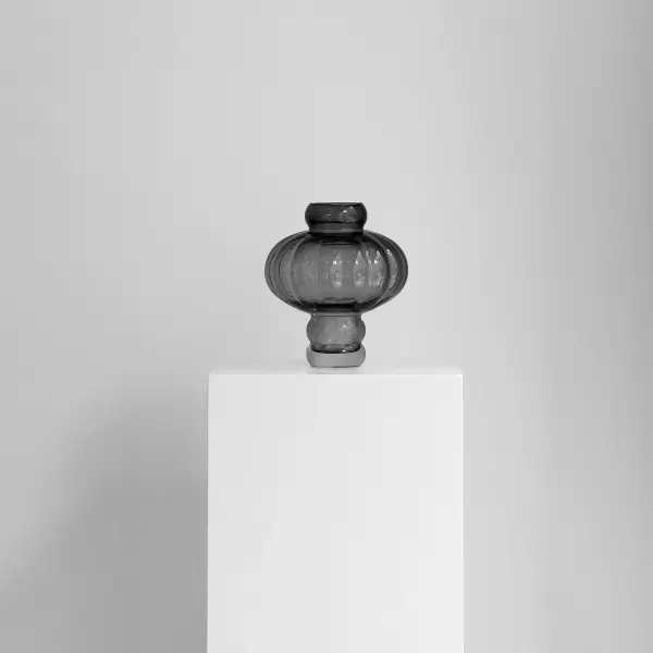 Louise Roe - Balloon Vase #02, Smoke