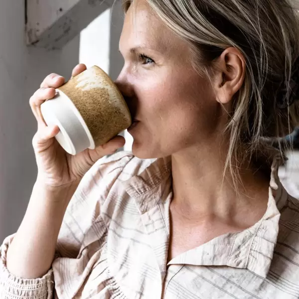 Julie Damhus - Krus håndlavet keramik Oda - vælg farve