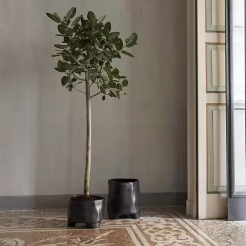 Ferm Living - Esca stor urtepotte Ø:33,5*24, Sort Ferm Living - Esca stor urtepotte Ø:33,5*24, Sort