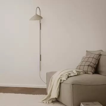 Ferm Living - Væglampe Arum Swivel Høj, Cashmere Ferm Living - Væglampe Arum Swivel Høj, Cashmere
