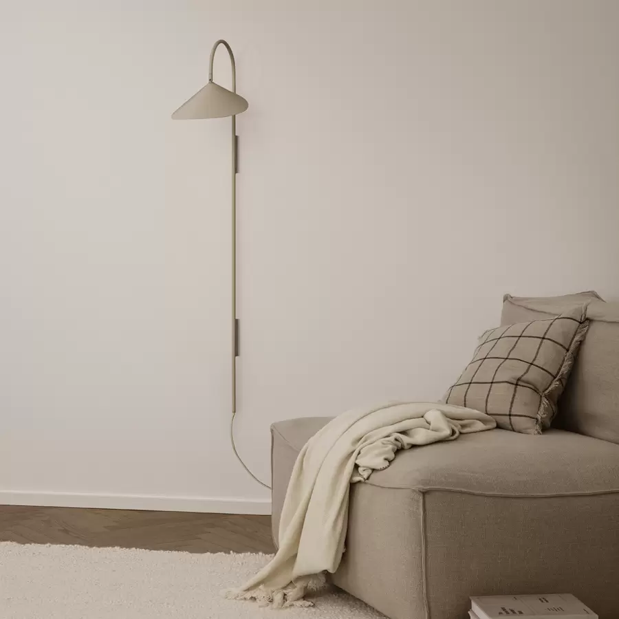 ferm LIVING - Væglampe Arum Swivel Høj, Cashmere