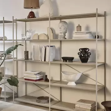 Ferm Living - Punctual Shelving System Cashmere, 4 hylder - Hent selv Ferm Living - Punctual Shelving System Cashmere, 4 hylder - Hent selv