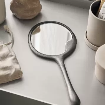 Ferm Living - Håndspejl Lava, Sort Alu.