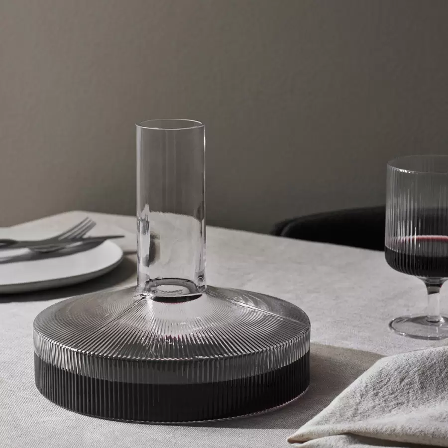 ferm LIVING - Vinkaraffel Ripple, Klar