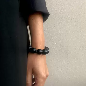 Sisse Dinesen - Armbånd Nicoline Onyx, Sølv