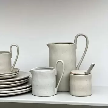 Ferm Living - Flow Mælkekande, Off-white Speckle