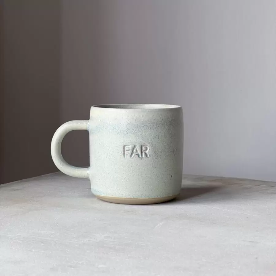 Julie Damhus - FAR hånddrejet keramik-krus Oda, fl. farver