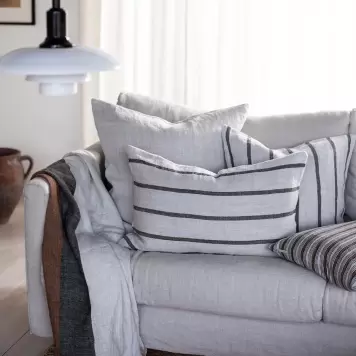 TELL ME MORE - Pudebetræk Melvin, Taupe Stripe 40*60 TELL ME MORE - Pudebetræk Melvin, Taupe Stripe 40*60