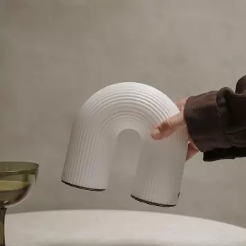 Ferm Living - Vuelta Transportabel Lampe, Hvid