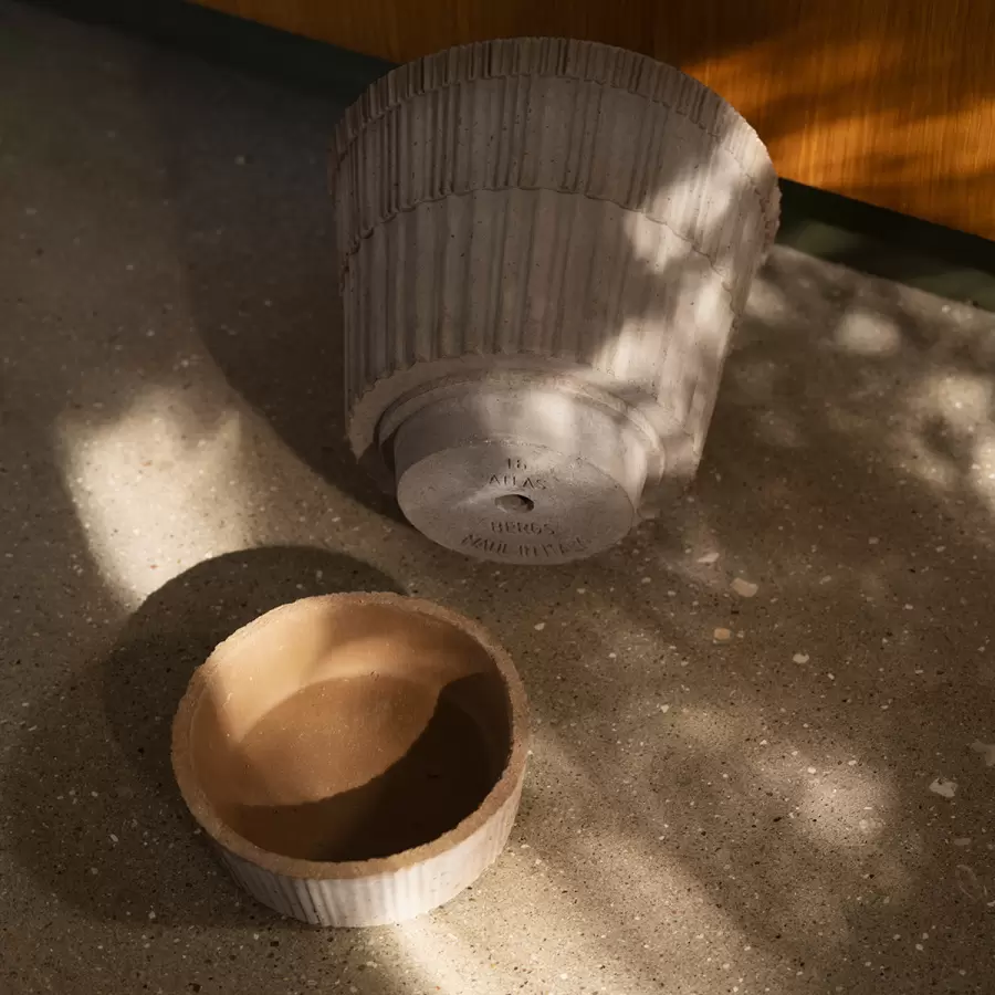 Bergs Potter - Ø:25 Atlas Raw Grey inkl. underskål - Hent selv