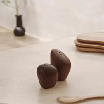 Ferm Living - Cairn salt- og peberbøsse, Asketræ