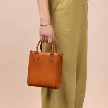 O My Bag - Jackie Mini, Cognac Classic Leather O My Bag - Jackie Mini, Cognac Classic Leather