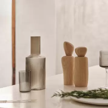 Ferm Living - Cairn Salt- eller peberkværn, Egetræ