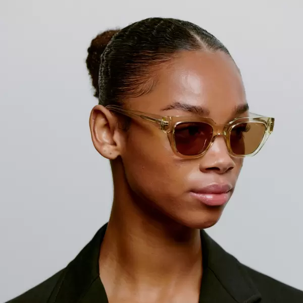 A.Kjærbede - Solbrille Kaws, Ecru Transparent