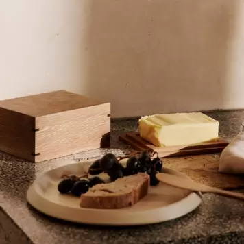 Ferm Living - Frokosttallerken Erena, Cream Ø:22 Ferm Living - Frokosttallerken Erena, Cream Ø:22