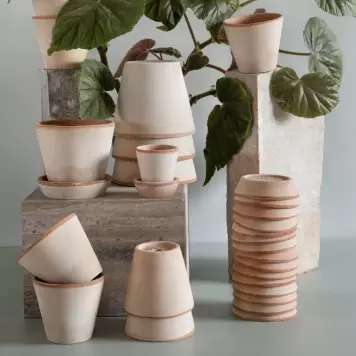 Bergs Potter - Urtepotte Julie inkl underskål, Rosa Ø:14 cm.