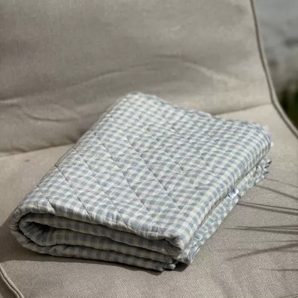 Ib Laursen - Quilt tæppe lyseblå m/naturfarvede små tern