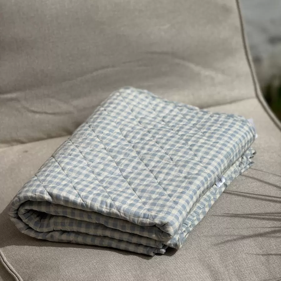 Ib Laursen - Quilt tæppe lyseblå m/naturfarvede små tern