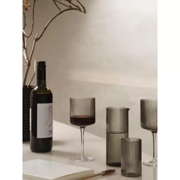 ferm LIVING - 2 stk. Ripple Hvidvinsglas, Smoked Grey