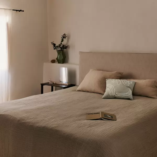 ferm LIVING - Sengetæppe Fino, Tea Green/Sand 240*250