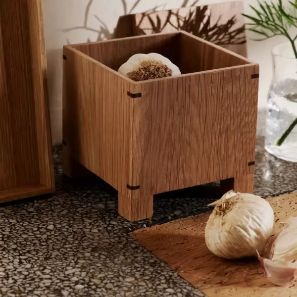 ferm LIVING - Bon Garlic Box, hvidløgsopbevaring - Natural Oak