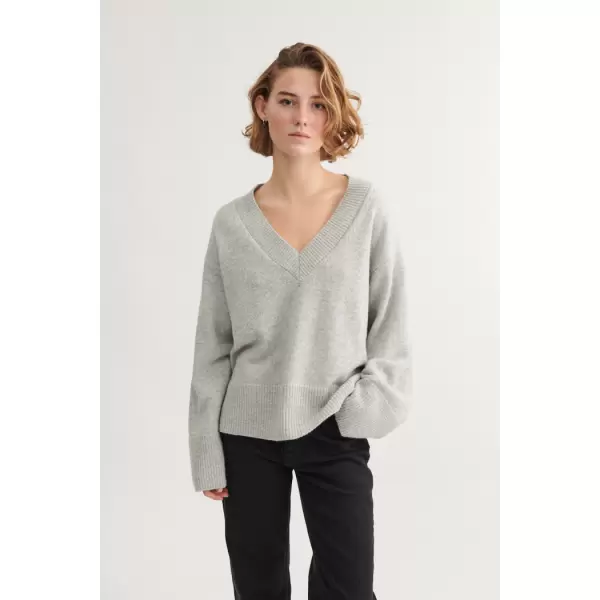 Basic Apparel - Cady V. Neck, Light Grey