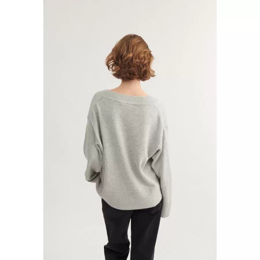 Basic Apparel - Cady V. Neck, Light Grey