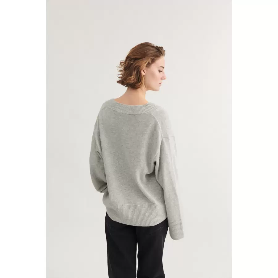 Basic Apparel - Cady V. Neck, Light Grey