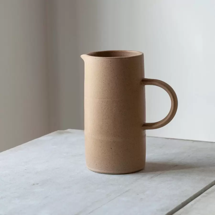 Julie Damhus - Håndlavet keramik kande Oda 6 farver - vælg farve