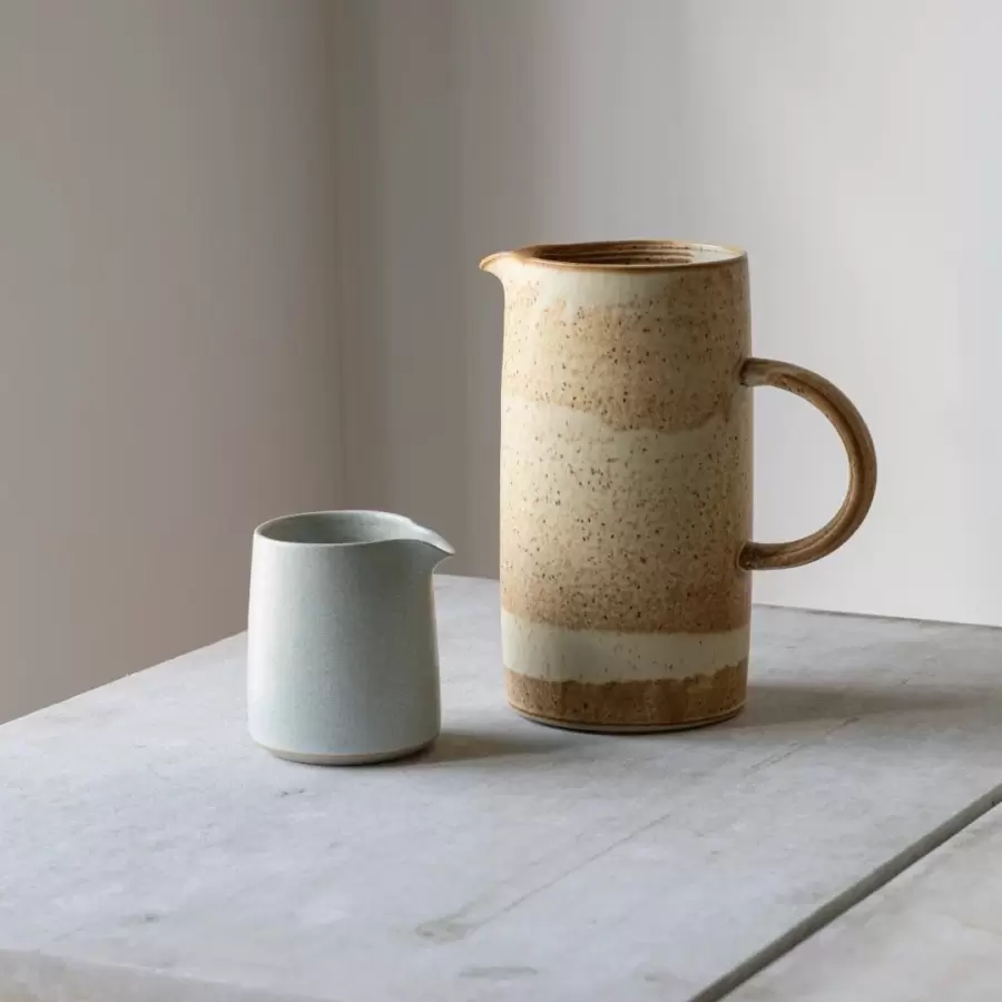 Julie Damhus - Håndlavet keramik kande Oda 6 farver - vælg farve