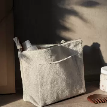 Ferm Living - Toilettaske Pocket, Offwhite Ferm Living - Toilettaske Pocket, Offwhite